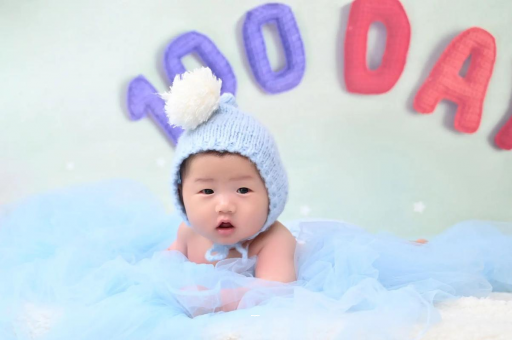 阿拉尔孕妇在家站着分娩