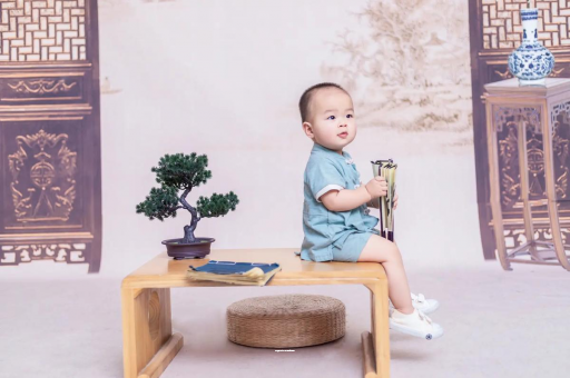 阿拉尔宝宝眼睛肿是什么原因